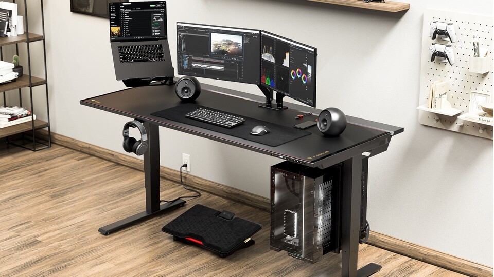 Dieser mächtige Tisch ist die ideale Ergänzung für den TITAN Evo Stuhl.