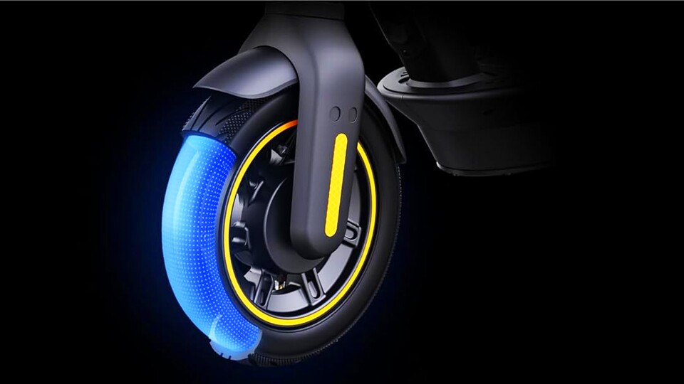 Small holes cannot harm your tires at all. This completely automatically closes the inner layer of gel layers.