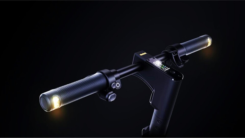 In Germany, indicators are unfortunately not yet mandatory for electrical cleaning vehicles, but they increase your safety in road traffic immensely.