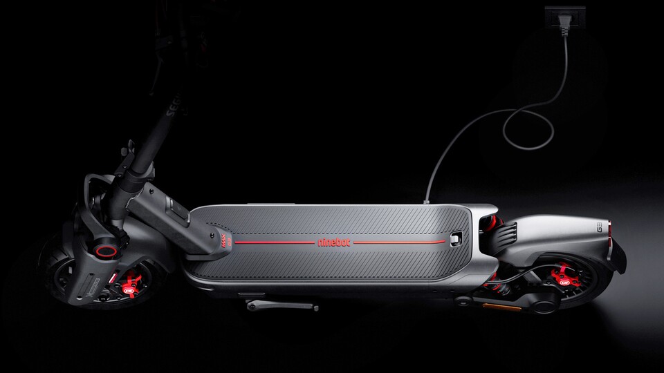 Mit dem zweiten Ladekabel könnt ihr den großen Akku doppelt so schnell laden – dieses Feature habe ich bisher bei noch keinem anderen E-Scooter gesehen!