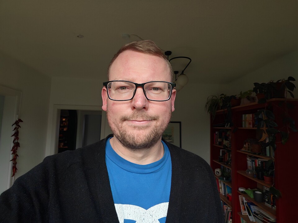 Am Fenster bei direktem Tageslicht