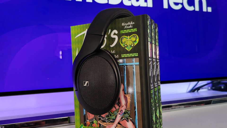 Die Luftlöcher am Chassis sind ganz bewusst. Sie unterstützen den luftigen Klang. (Bild: Maxe S., GameStar)