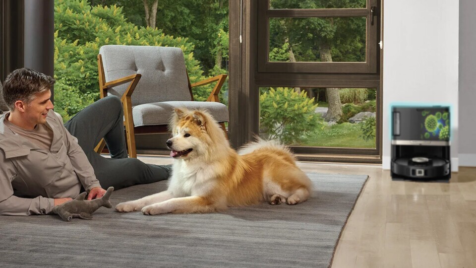 Der neue Shark PowerDetect Pro 2 ist ein Saugroboter mit Wischfunktion und All-in-One-Station: Er reinigt sich selbst, leert den Staubbehälter und desinfiziert sogar das Schmutzwasser!