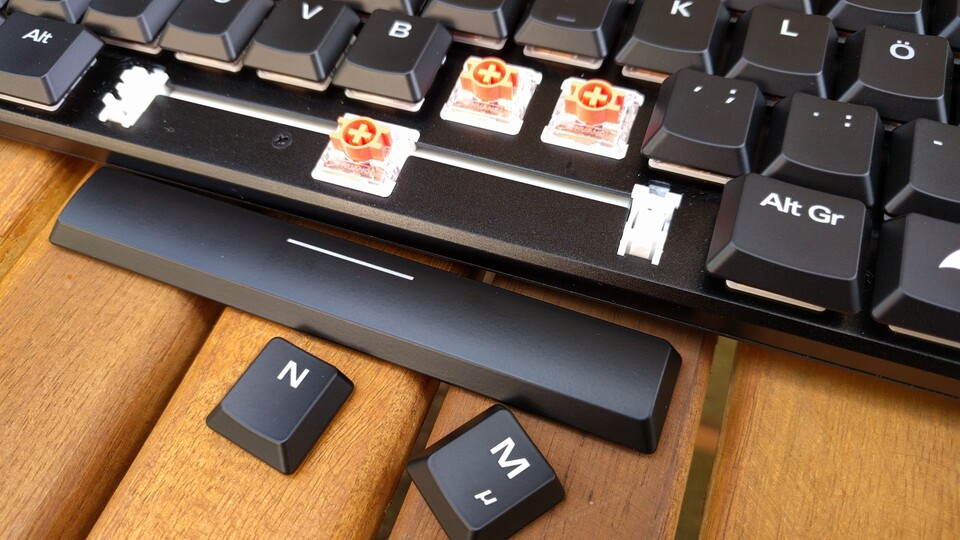 Die mechanischen Schalter sind schön leise und vorgeschmiert. (Bildquelle: Nele WobkerGameStar Tech)