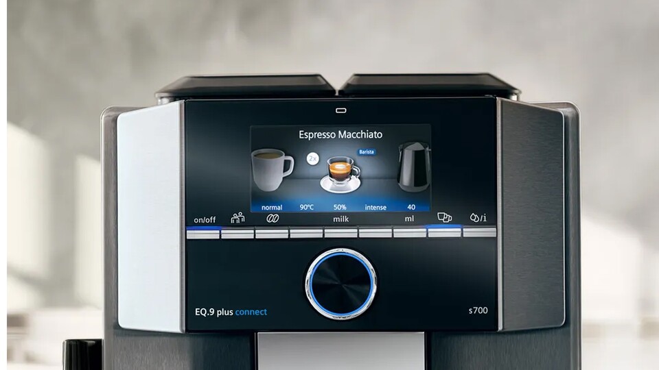 Digital und hochwertig: Ihr könnt genau einstellen, wie eure Kaffee schmecken soll. Mit etwas Herumprobiererrei bekommt ihr so einen Kaffee, der grandios schmeckt.