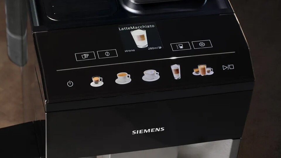 Siemens steckt ganz viel Technik in ihre Kaffeemaschinen und das merkt man auch. Doch das tut dem Geschmack des Kaffees ganz gut, denn Barista-Qualität bekommt ihr allemal.