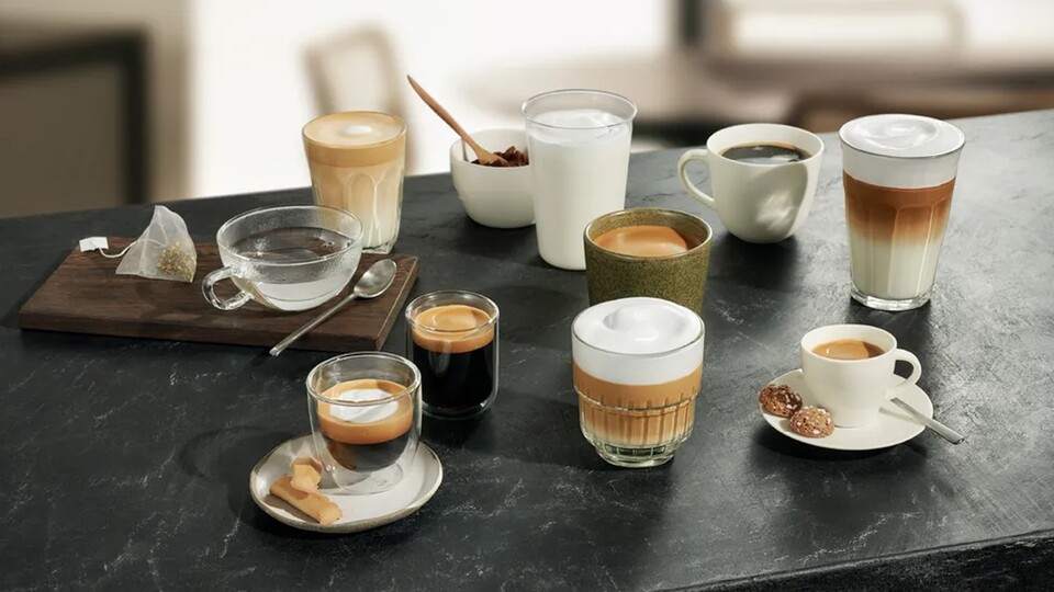 Egal ob kräftiger Espresso, aromatischer Kaffee Crema oder feinporiger Cappuccino: Dieser Kaffeevollautomat verwöhnt eure Geschmacksknospen und die eurer Gäste in vollem Umfang!