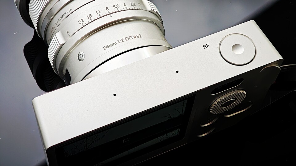 Für eine Kamera benötigt Sigma etwa sieben Stunden. Sie stellen neun Stück pro Tag her. (Bildquelle: Duy Linh DinhGameStar Tech)