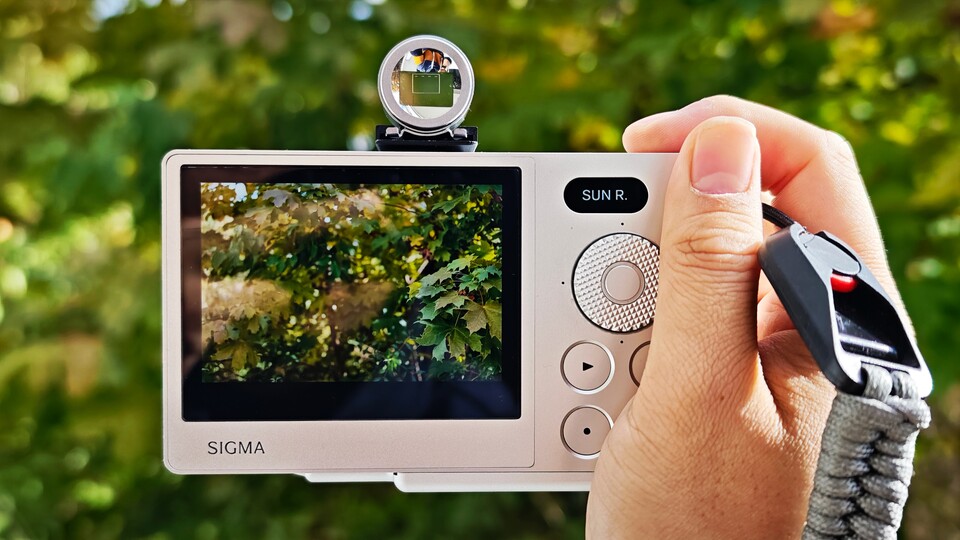 Ich liebe den Leica 5cm-Sucher. Er ist einer der besten für 50mm-Objektive. (Bildquelle: Duy Linh DinhGameStar Tech)