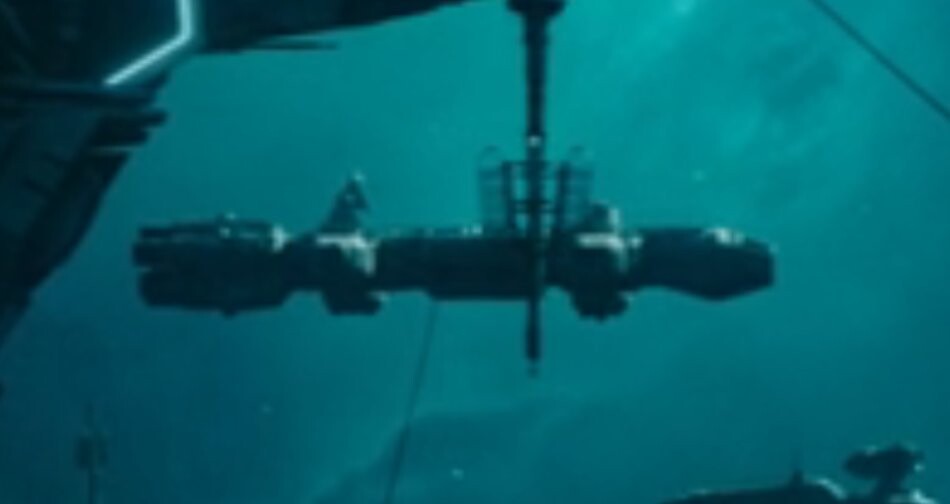 Die entsprechende Szene aus Skeleton Crew: Das Piraten-Raumschiff erinnert an eine Mischung aus Millenium Falke und Tantive IV. Bild: Disney Lucasfilm.