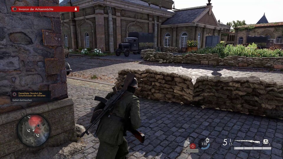 Hier hat der Gegner zu viel Krach gemacht, auf der Minimap zeigen die roten Wolken alarmierte Gegner. Er muss in der Nähe sein.