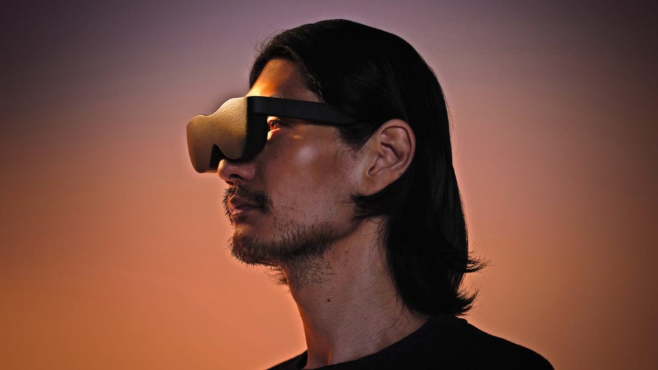 The Sol Reader looks like sunglasses, but you shouldn't wear them outside.  (Source: Sol Reader)