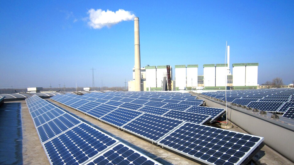 Symbolbild: Drei Tage lang wurde der größte Anteil durch Solarenergie erzeugt. (Symbolbild: stock.adobe.com - martiposa)