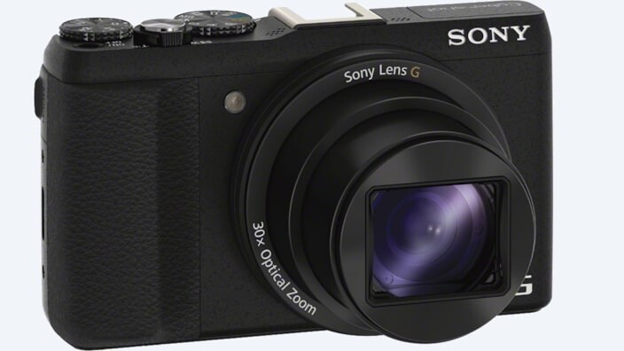 Die Sony HX60 ist ein gutes Beispiel hierfür: Sony hat ganze 20 Megapixel in den winzigen Sensor gestopft. Die Bilder sehen bei Tageslicht ordentlich gut aus, jedoch verschlechtern sie sich mit Abnahme von verfügbaren Licht schnell. (Bild: Sony)
