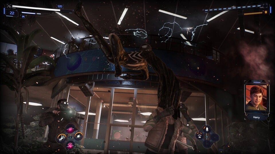 L3 und R3 löst den Symbiote Surge aus, dann fegt Peter Feinde in Sekundenschnelle von den Füßen.