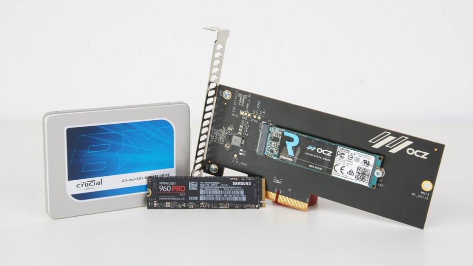 Wir vergleichen mit der BX200 von Crucial eine herkömmliche SATA-3-SSD mit den extrem schnellen M.2-SSDs samt NVMe-Protokoll von Samsung und Toshiba OCZ.