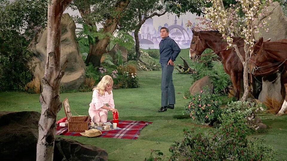 Captain Pike war auch im Star-Trek-Piloten Der Käfig als Cowboy zu sehen. Bildquelle: NBC