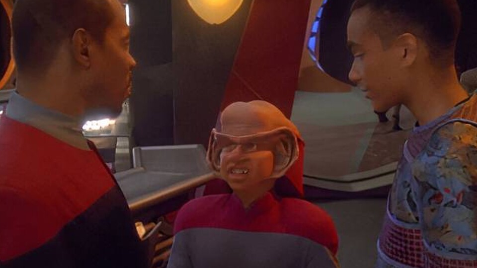 Ferengi Nog (Mitte) musste gegen Vorurteile kämpfen, um sich bei der Sternenflotte einschreiben zu dürfen. (Bild: ParamountCBS)