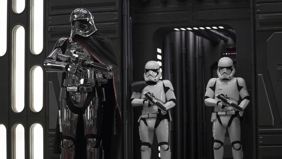 Auch Captain Phasma ist in Star Wars: Episode 8 wieder mit dabei - und trifft erneut auf ihren Ex-Sturmtruppler Finn.