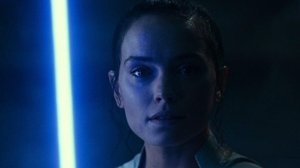 Zwischen Rey (Daisy Ridley) und Cal Kestis (Cameron Monaghan) besteht in Star Wars eine Verbindung, die jetzt erst enthüllt wurde. Bildquelle: Disney/Lucasfilm.