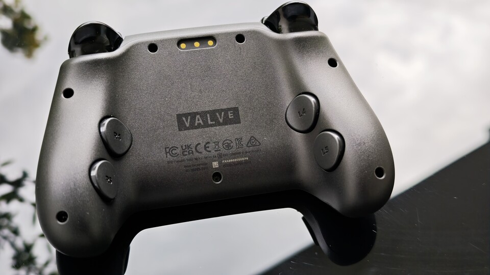 Die Rückseitigen Tasten haben einen etwas höheren Widerstand, um das Risiko für versehentliche Eingaben zu redzuieren. (Bildquelle: Duy Linh DinhGameStar Tech)