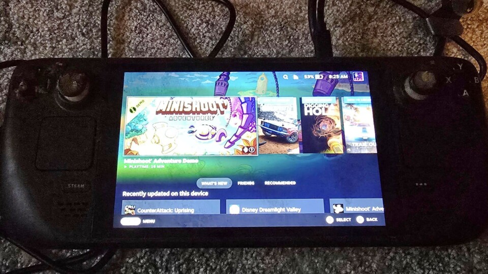 Das Steam Deck funktionierte noch. Sogar der Bildschirm blieb unbeschadet. (Bildquelle: AxessDenydReddit)