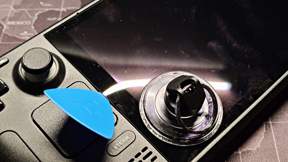 Bei diesem Prozess sollte man lieber langsam und vorsichtig vorgehen, um das alte Display nicht zu beschädigen.