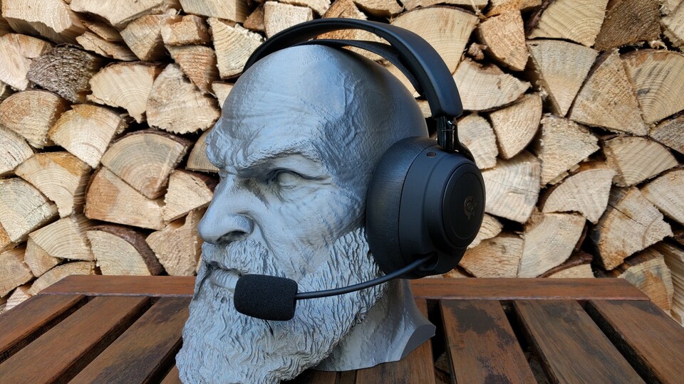 Über dem Kopf ist ein wechselbares Band, durch das sich der Sitz optimieren lässt. (Bildquelle: Nele WobkerGameStar Tech)