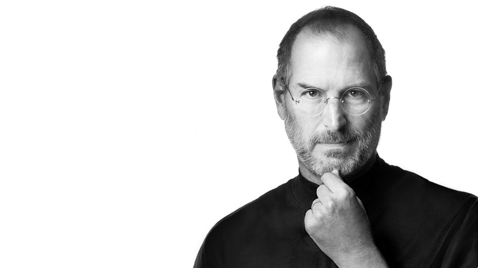 Statt dem neuen iPhone 4S zeigt Apples Startseite derzeit dieses Foto von Steve Jobs.