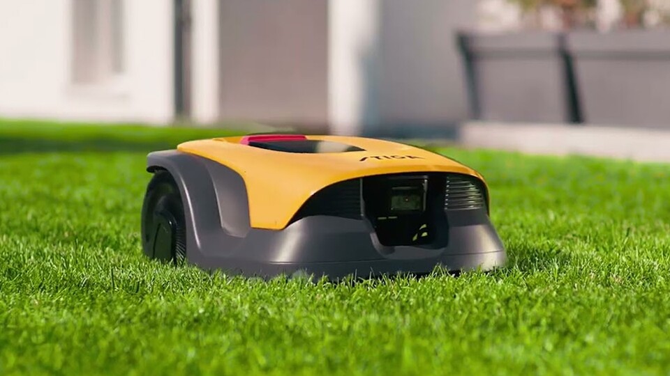 Dank den eingebauten Kameras und Sensoren, umfährt er gekonnt Bäumen und anderen Hindernissen.