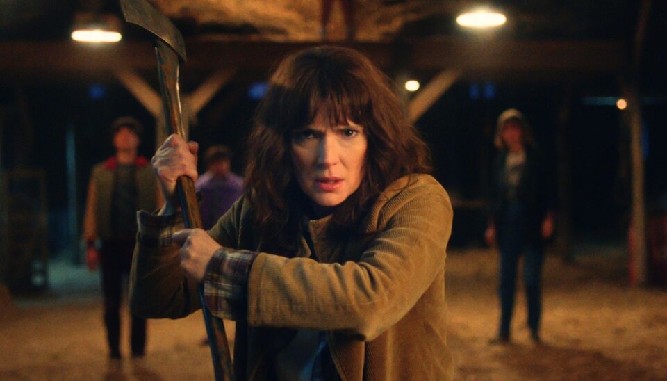 Joyce (Wyona Rider) hat die ganze Staffel über einen undankbaren Job. Am Ende findet ihre Entwicklung aber zu einem passenden Abschluss.