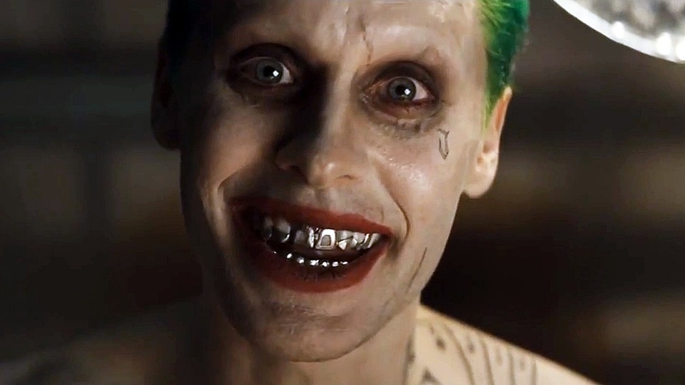 Jared Leto stellt in Suicide Squad den Bösewicht Joker da.
