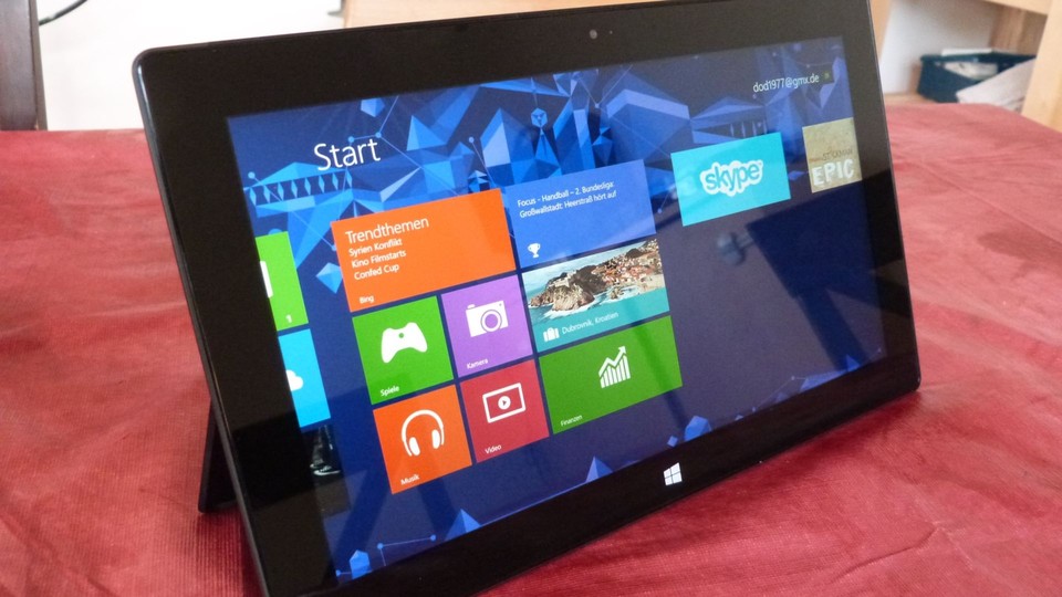 Das Microsoft Surface Pro ist nun auch in Deutschland dauerhaft 100 Euro günstiger zu haben.