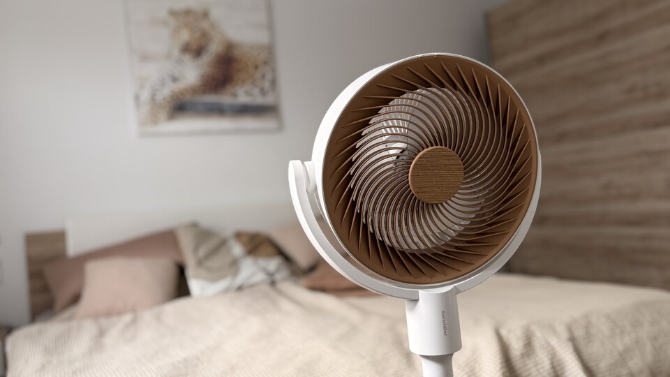 Im Sommer sorgen Ventilatoren für einen angenehmen Luftstrom - im Winter auch, aber anders. Der Heizkörperventilator sorgt für angenehme Überall-Wärme statt für Abkühlung.