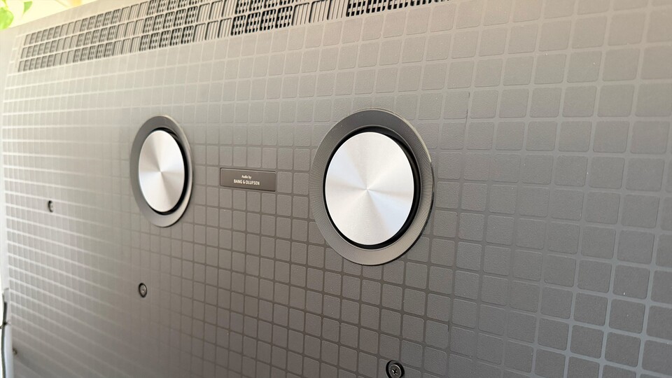 TCL bietet ein Soundprofil in Kooperation mit Bang + Olufsen. Ich habe mehr erwartet. (Bild: Patrick S. - GameStar Tech.