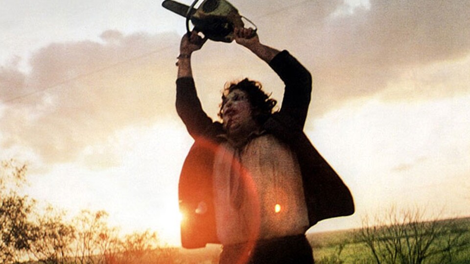 Leatherface ist nicht er selbst ohne seine Kettensäge. Bildquelle: Vortex Bryanston Distributing