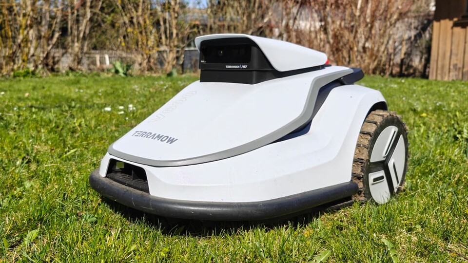 Mapping leicht gemacht: Die TerraVision 2.0 KI-Kameras kartieren den gesamten Garten vollautomatisch in wenigen Minuten.