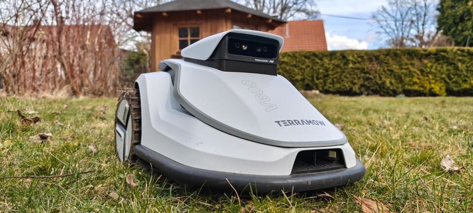 Keine Baken, keine Kabel, kein Kummer – der Terramow V600 setzt auf modernste Kamera- und KI-Navigation, mit der er sich im Nu in eurem Garten zurechtfindet. (Bildquelle: Simon BergerGameStar)