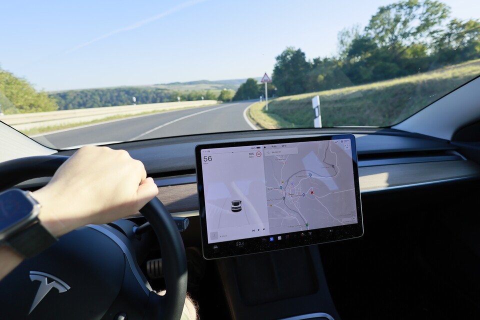Das mittige Display ist im Tesla Model 3 eine Sache der Gewöhnung.