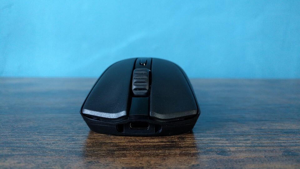Die Maustasten haben ein festes Feedback. (Bildquelle: Nele WobkerGameStar Tech)