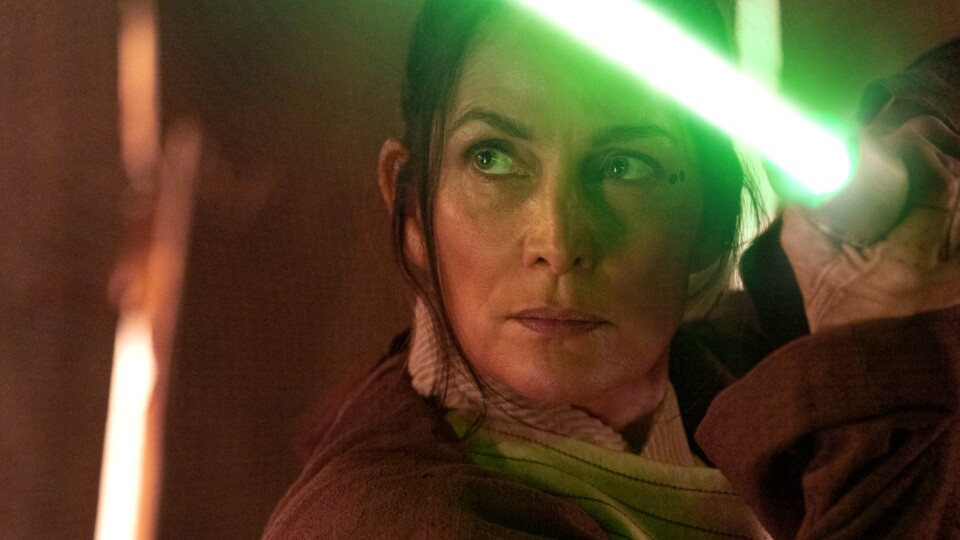 Sogar Carrie-Anne Moss (Matrix) hat nun ihren Weg in das Universum von Star Wars gefunden.