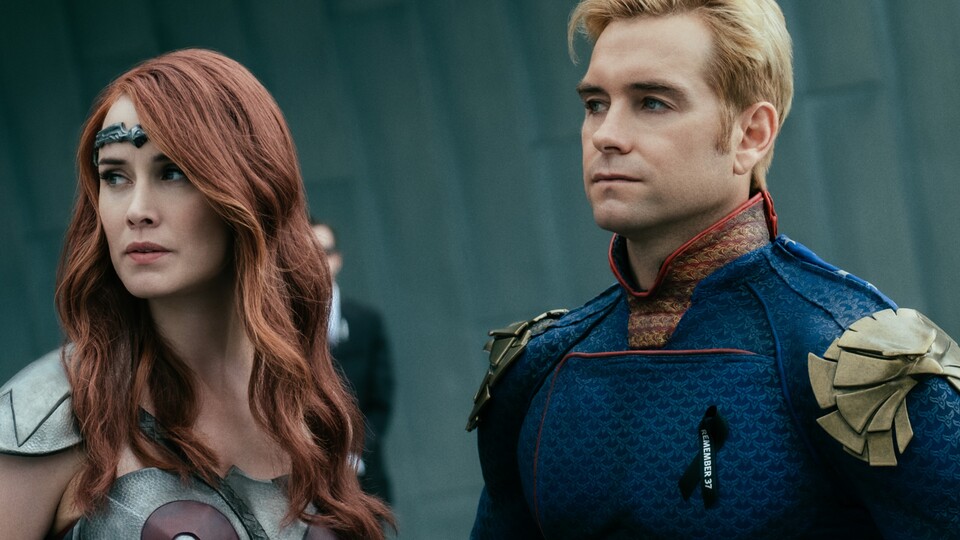 Ich bin mir sicher, dass Queen Maeve auch ohne ihre Kräfte im Kampf gegen Homelander hilfreich gewesen wäre. Bildquelle: Amazon MGM Studios