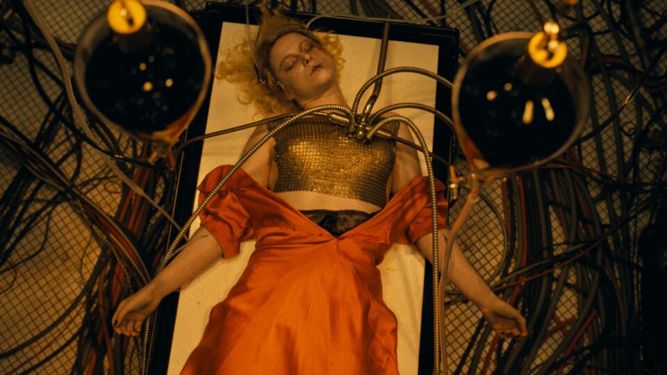 Operation »Frankenstein braucht Liebe« geht in die heiße Phase. Bildquelle: Warner Bros.