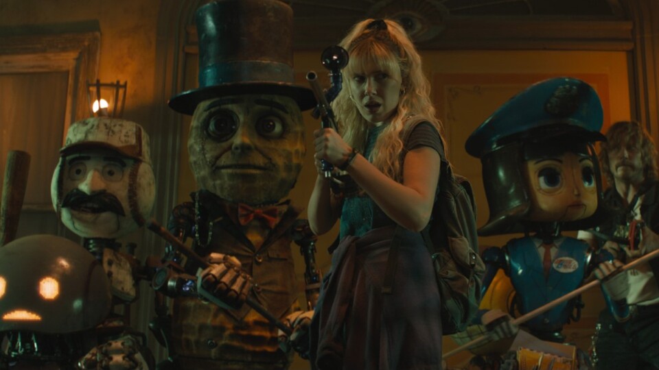 Millie Bobbie Brown bekommt in dem Sci-Fi-Film tatkräftige Unterstützung. Bildquelle: Netflix