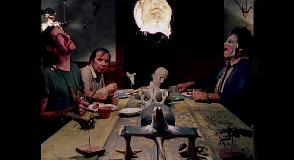 Kannibalenfamilien gibt es in Horrorfilmen seit Jahrzehnten, eine Perspektive wie in Brother nimmt man aber selten ein (hier Texas Chainsaw Massacre, Bildrechte: A24).