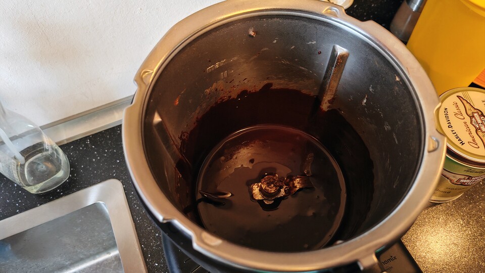 Besonders praktisch finde ich das Schmelzen von Schokolade. Im Wasserbad ist das immer ein Akt, im Thermi-Topf aber ganz easy. (Bild: Maxe S., GameStar)