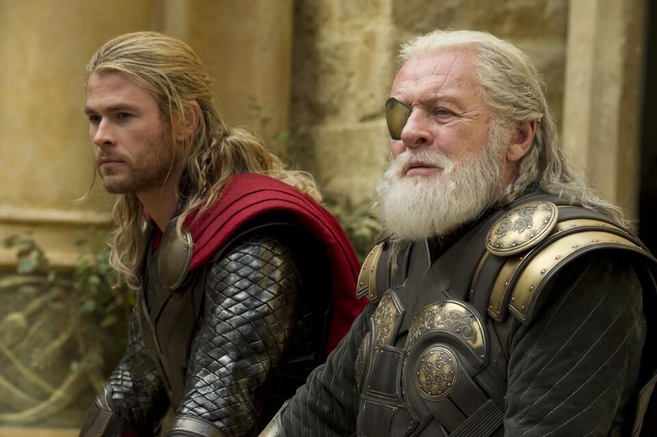 Göttervater Odin und sein Sohn, Donnergott Thor. Bildquelle: Marvel StudiosDisney
