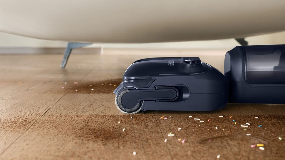 Wann habt ihr das letzte Mal unter dem Sofa gewischt und wie groß war der Aufwand dafür? Der Tineco Floor One S7 Stretch schafft das völlig mühelos.