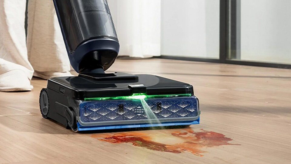 Mit HydroBurst kriegt ihr selbst hartnäckig eingetrocknetes von euren Böden runter.