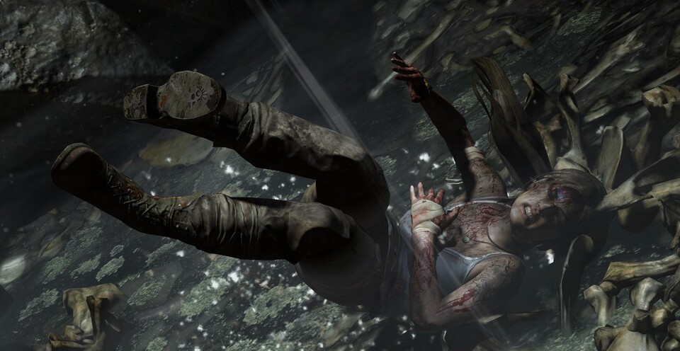 Bei einem Sturz zeichnen sich die Schmerzen auf Laras Gesicht deutlich ab. 